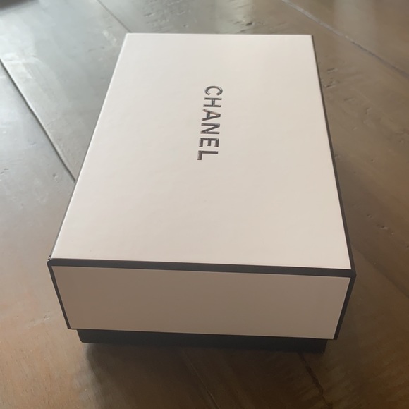 Chanel Box - Picture 5 of 5